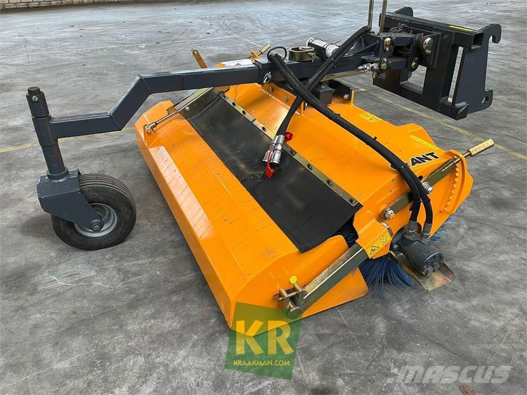 GiANT Veegmachine Spazzatrici