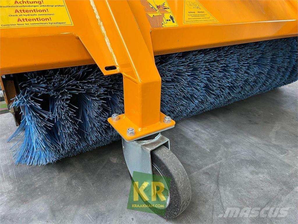 GiANT Veegmachine Spazzatrici