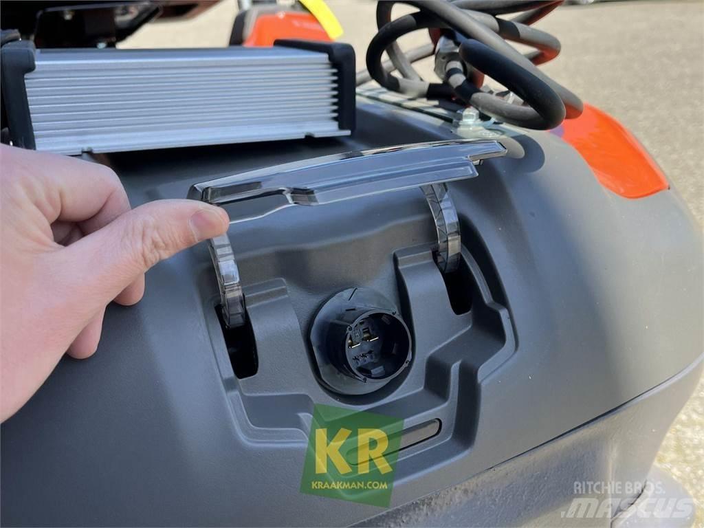 Husqvarna R200iX Trattorini tagliaerba