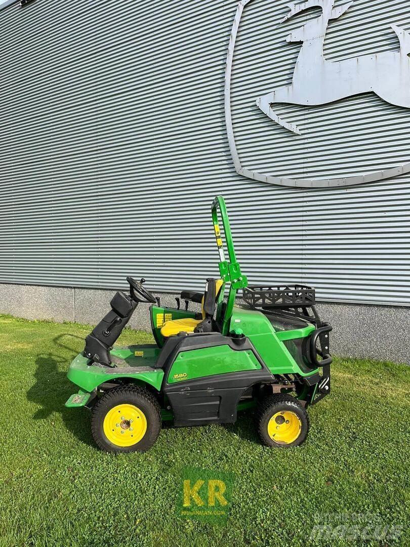 John Deere 1580 Tosaerba professionali rough, trim e surrounds