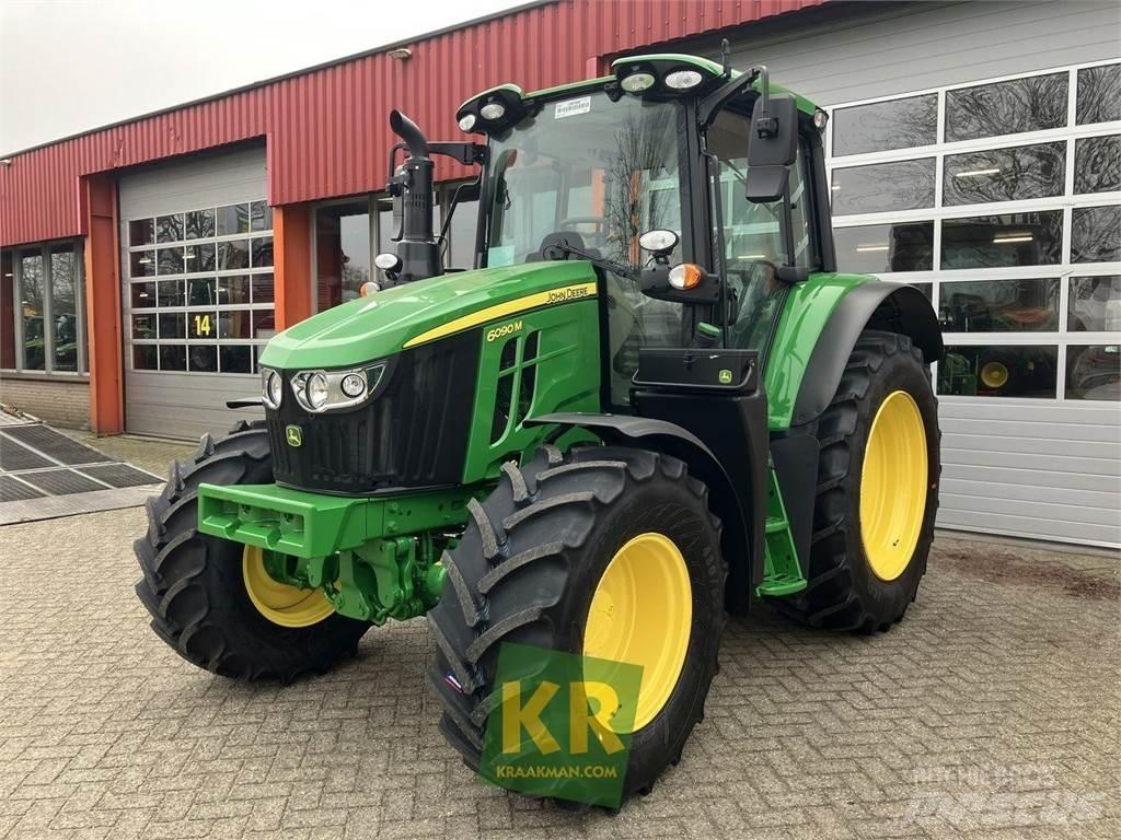 John Deere 6090M Trattori