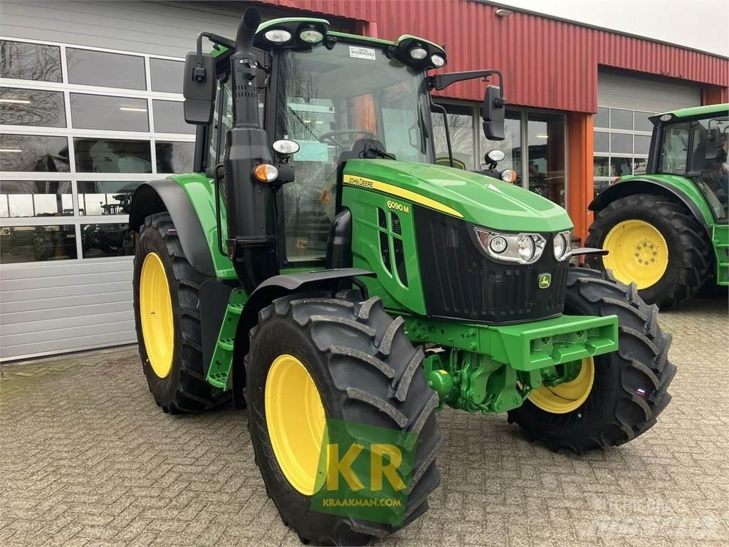 John Deere 6090M Trattori