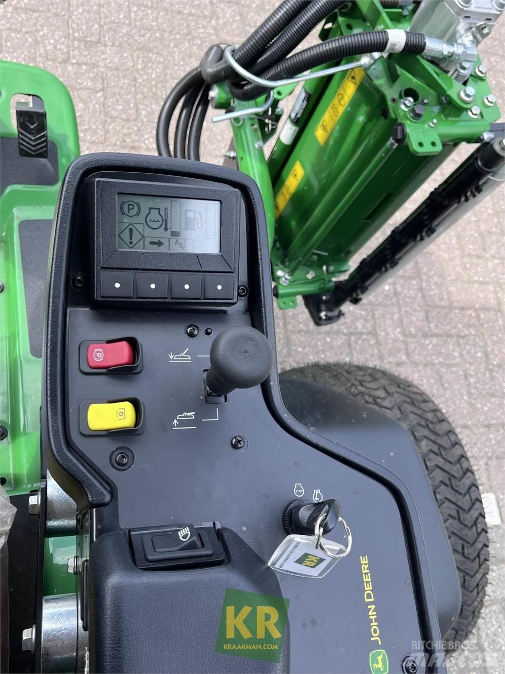 John Deere 8700A Tosaerba per il green