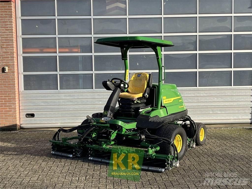John Deere 8700A Tosaerba per il green