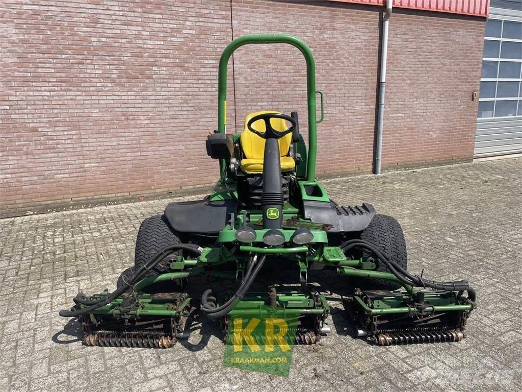 John Deere 8700A Tosaerba per il green