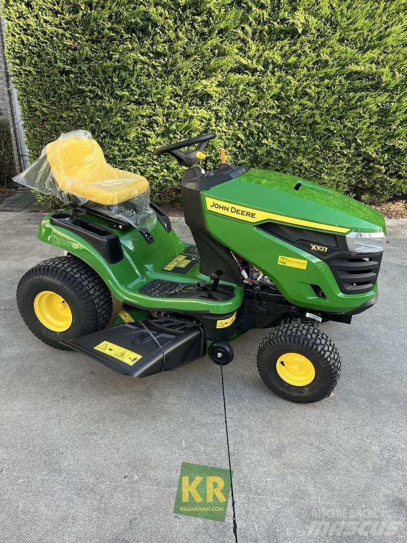 John Deere X107 Trattorini tagliaerba