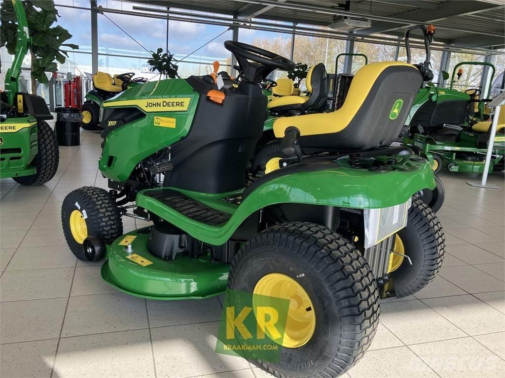 John Deere X107 Trattorini tagliaerba