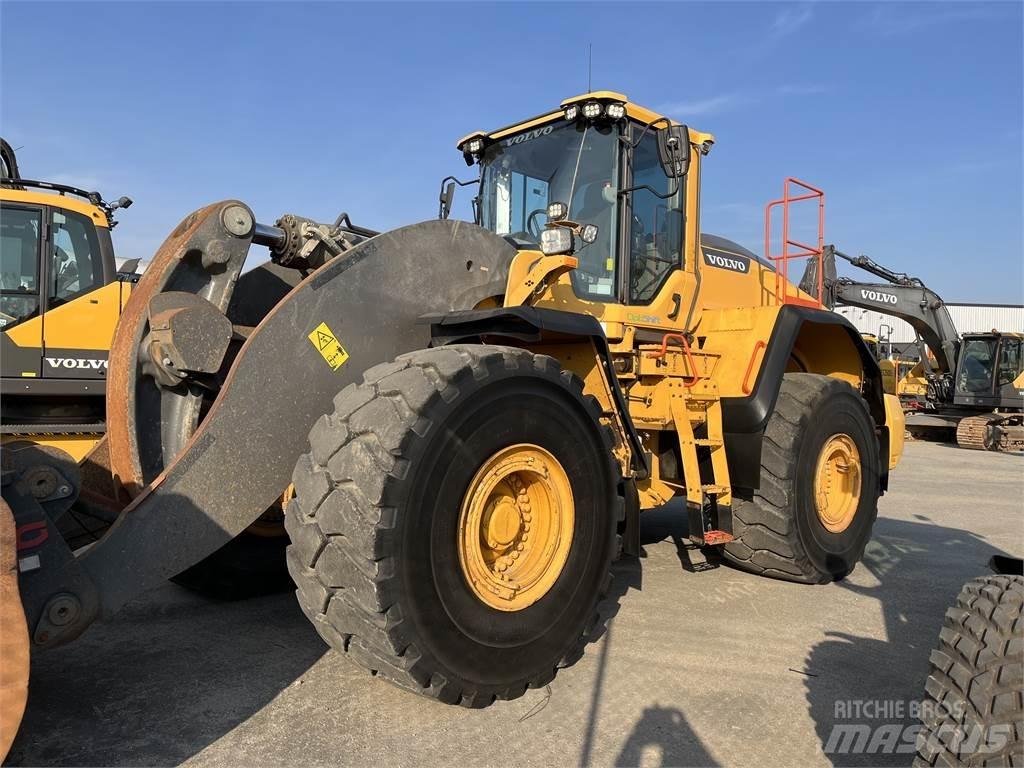 Volvo L250H Pale gommate
