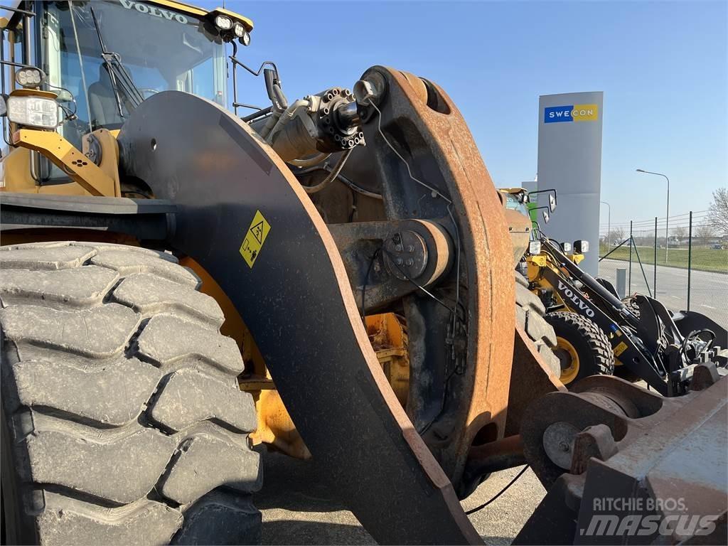 Volvo L250H Pale gommate