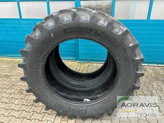 BKT 480/70-R38 Pneumatici, ruote e cerchioni