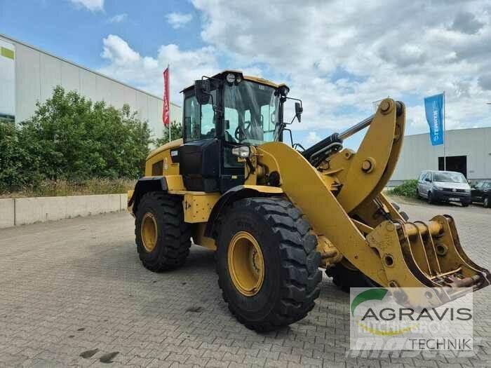 CAT 930 M Pale gommate