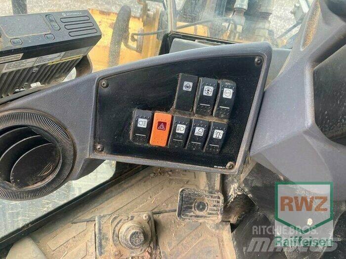 CAT 930H Pale gommate