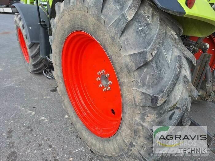 CLAAS ARION 420 Trattori