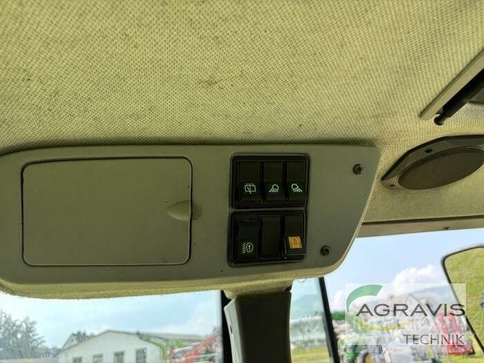 CLAAS ARION 420 CIS Trattori
