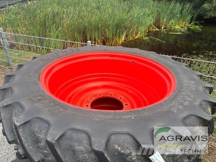 CLAAS ARION 640 CEBIS Trattori