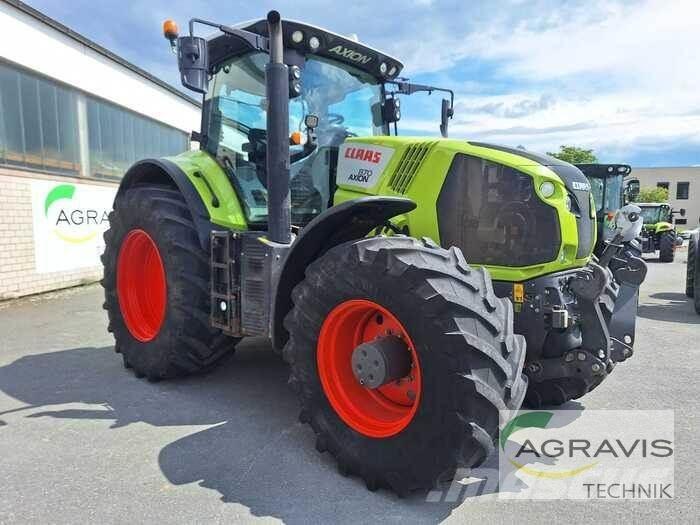 CLAAS AXION 870 Trattori