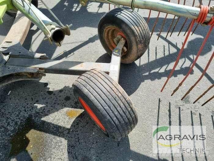 CLAAS LINER 2700 Ranghinatori