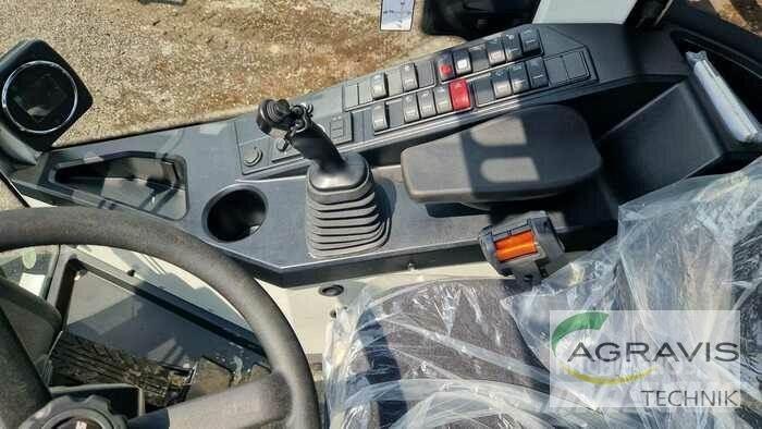 CLAAS TORION 530 Pale gommate