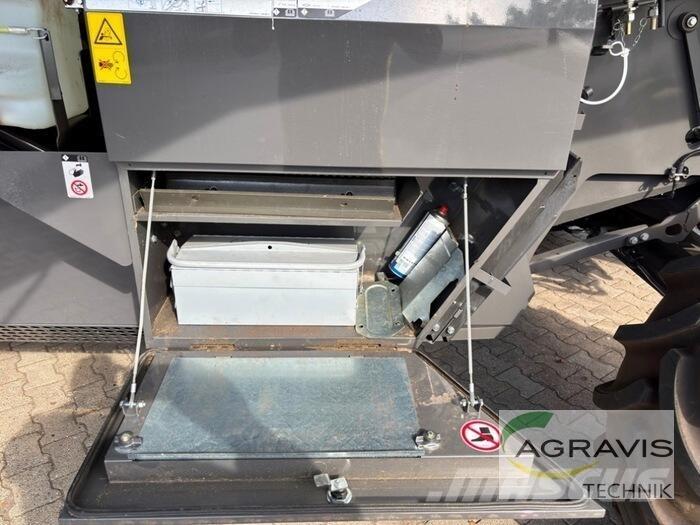 CLAAS TRION 650 Mietitrebbiatrici