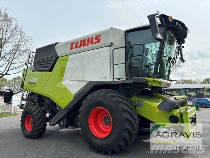 CLAAS TRION 730 Mietitrebbiatrici