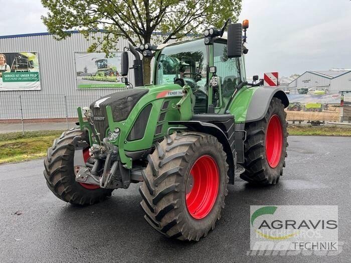 Fendt 714 VARIO S4 Trattori