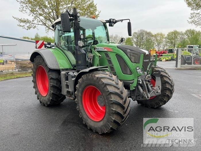 Fendt 714 VARIO S4 Trattori
