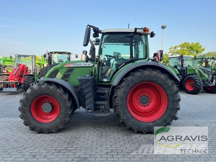 Fendt 718 VARIO S4 Trattori