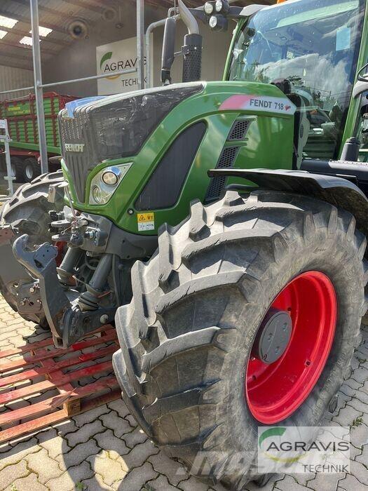 Fendt 718 VARIO S4 Trattori