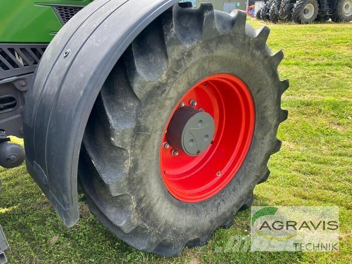 Fendt 718 VARIO S4 Trattori