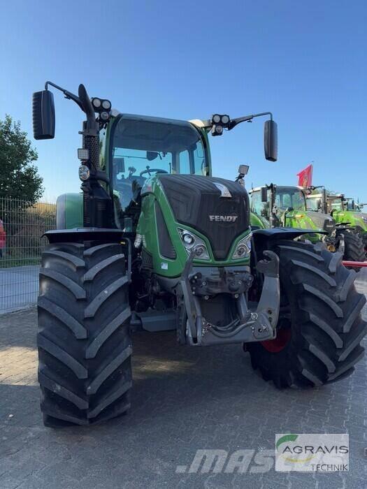 Fendt 724 VARIO S4 Trattori