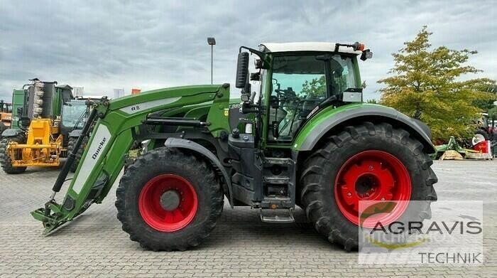 Fendt 824 VARIO S4 Trattori