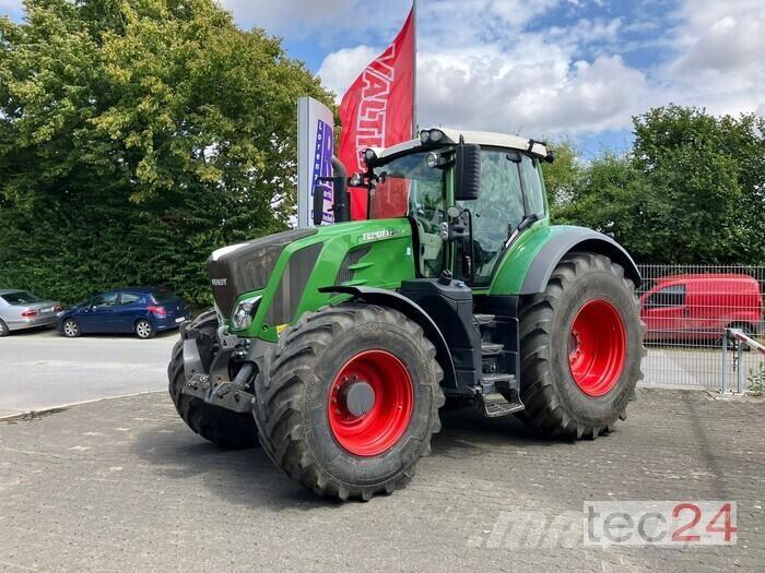Fendt 826 VARIO S4 Trattori