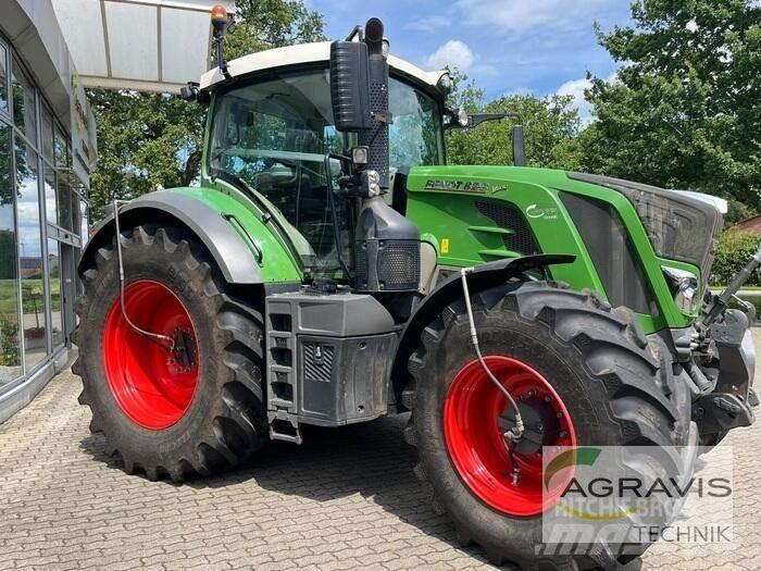 Fendt 828 VARIO S4 Trattori