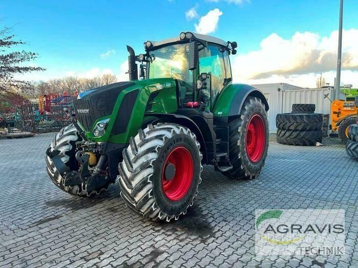 Fendt 828 VARIO S4 Trattori