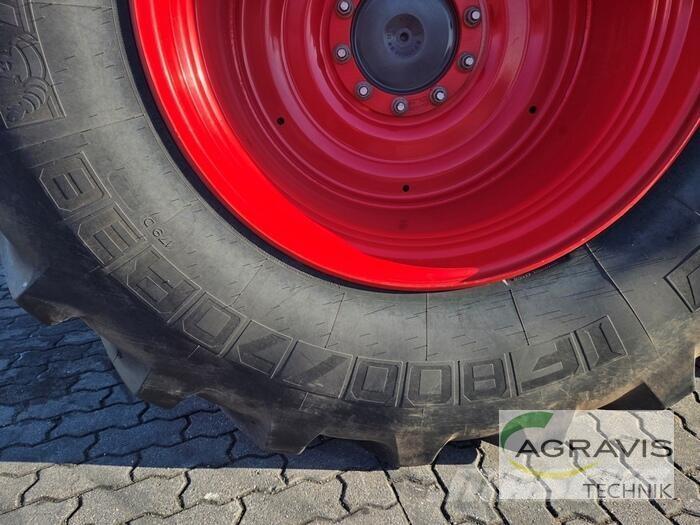 Fendt 828 VARIO S4 Trattori