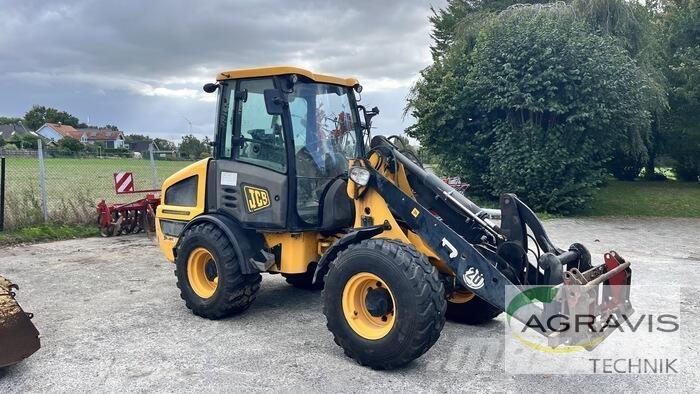 JCB 407 T4 Pale gommate