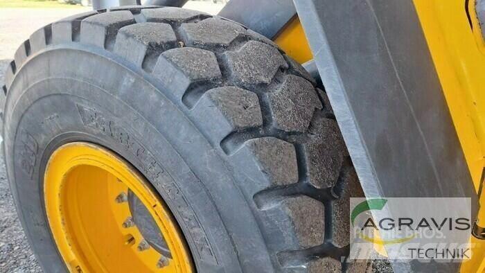 JCB 437 HT Pale gommate