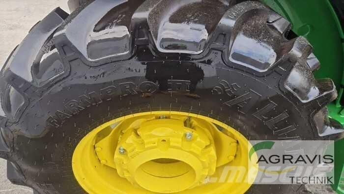 John Deere 5058 E Trattori