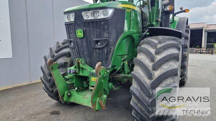 John Deere 7270 R Trattori