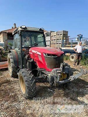 Massey Ferguson 3710 F Trattori