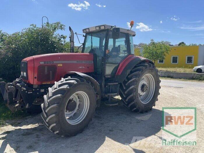 Massey Ferguson 8250-4 Trattori