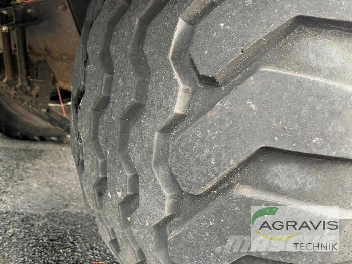 New Holland BB 940 Presse quadre