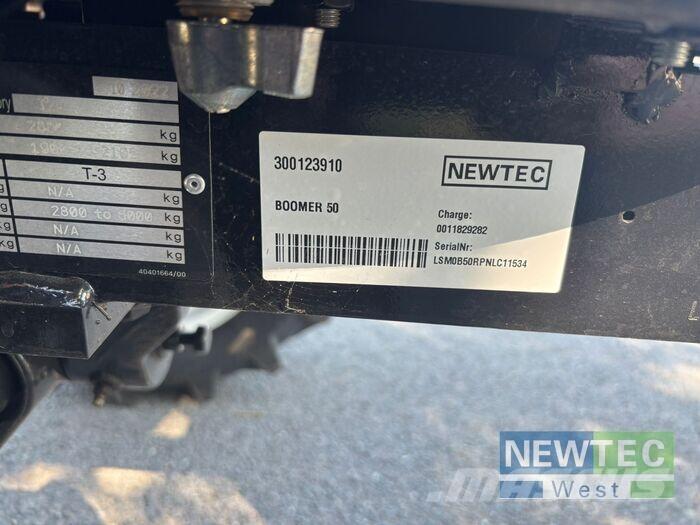 New Holland BOOMER 50 Trattori