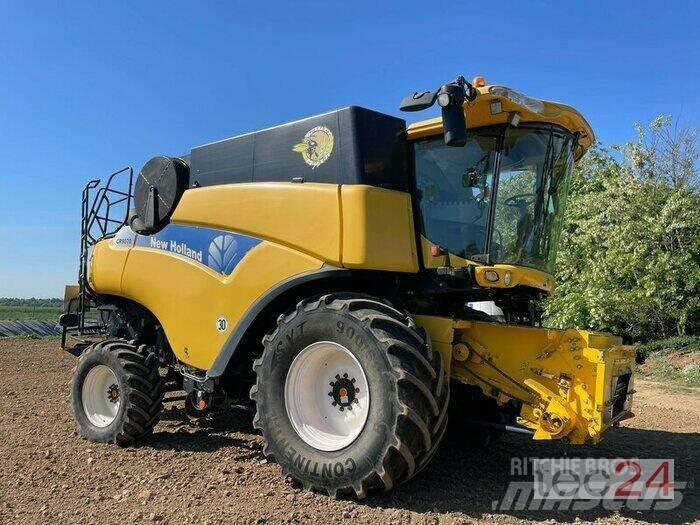New Holland CR 9070 Mietitrebbiatrici