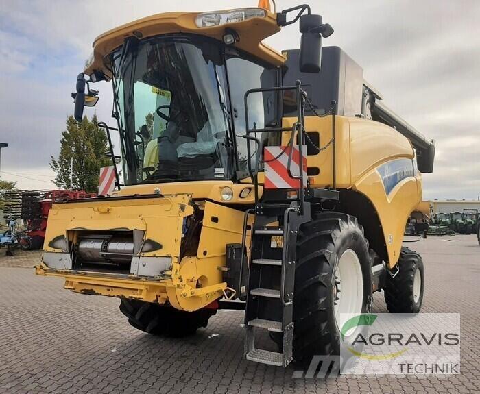 New Holland CR 960 Mietitrebbiatrici