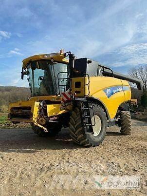 New Holland CX 8090 Mietitrebbiatrici