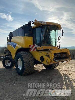 New Holland CX 8090 Mietitrebbiatrici