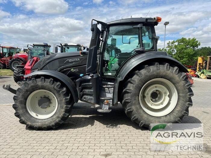 Valtra T 214 D 1B8 Trattori