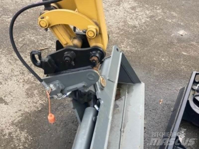 CAT 301.8-05A Miniescavatori
