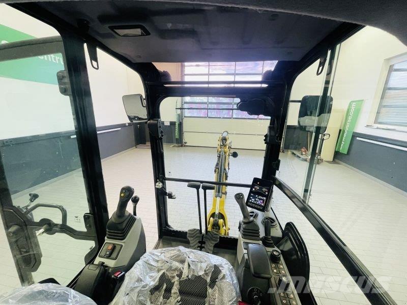 CAT 302CR-05A Escavatori gommati